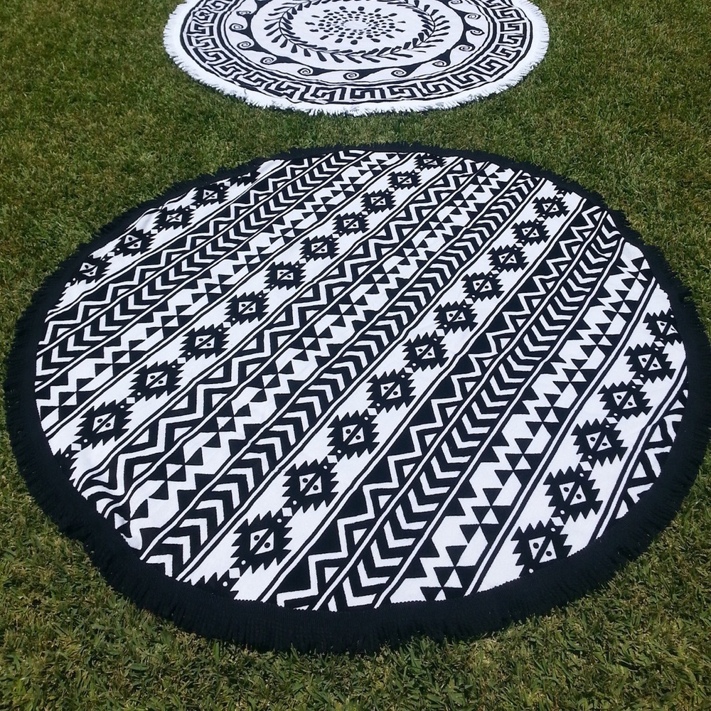 The Beach People round, thick Towel.